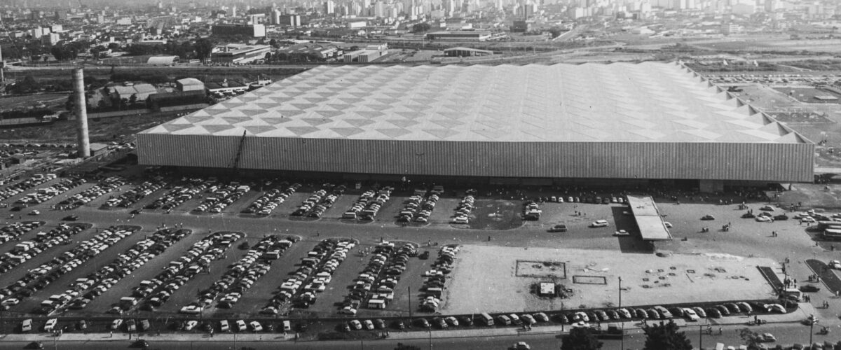 197008001_01- Salão do Automóvel - São Paulo (SP) – 20/11/1970 - Inauguração do Parque Anhembi com a abertura do Salão do Automóvel de São Paulo. Evento do Centro Interamericano de Feiras e Salões, Alcântara Machado, Fiesp, com carros, ônibus